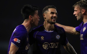 Naturalized player Hoàng Hên: 'I feel very proud to vote for the first time'