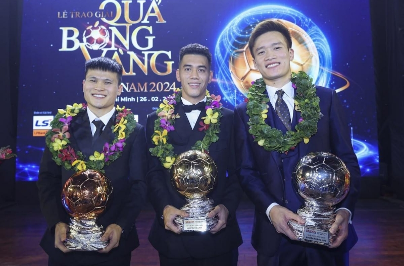 When and where will the Vietnam Footballer of the Year 2025 award ceremony take place?