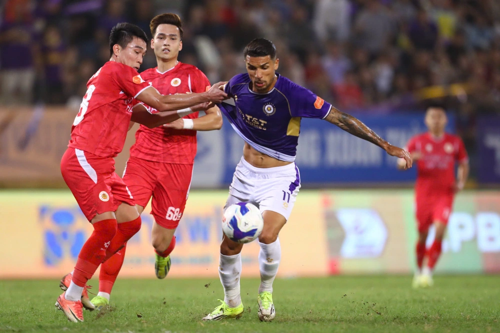 Đối thoại cuối tuần - Chuyên gia Đoàn Minh Xương: “V-League đang nóng ở cả 2 đầu bảng xếp hạng” - Ảnh 1.