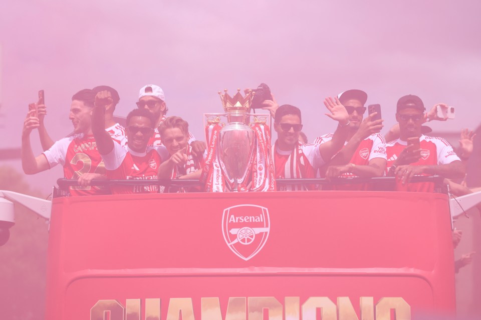 FBL-ENG-PR-ARSENAL-PARADE