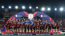 Vietnamese fans encourage the women&#39;s national team after the 2025 AFF Cup.