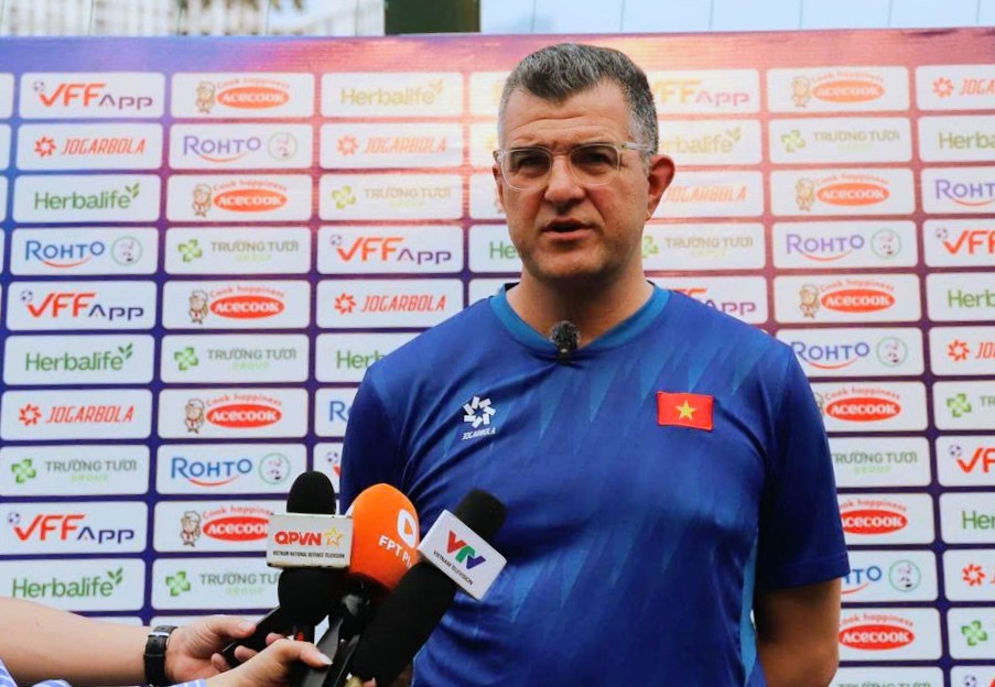 U17 Việt Nam nhận nhiệm vụ 'đặc biệt', lên đường dự giải vô địch Đông Nam Á - Ảnh 1.