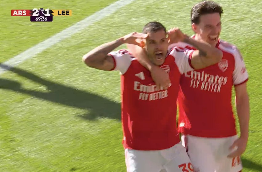 Ngược dòng bản lĩnh, Arsenal cân bằng điểm số với Man City - Ảnh 2. Ngược dòng bản lĩnh, Arsenal cân bằng điểm số với Man City - Ảnh 2.