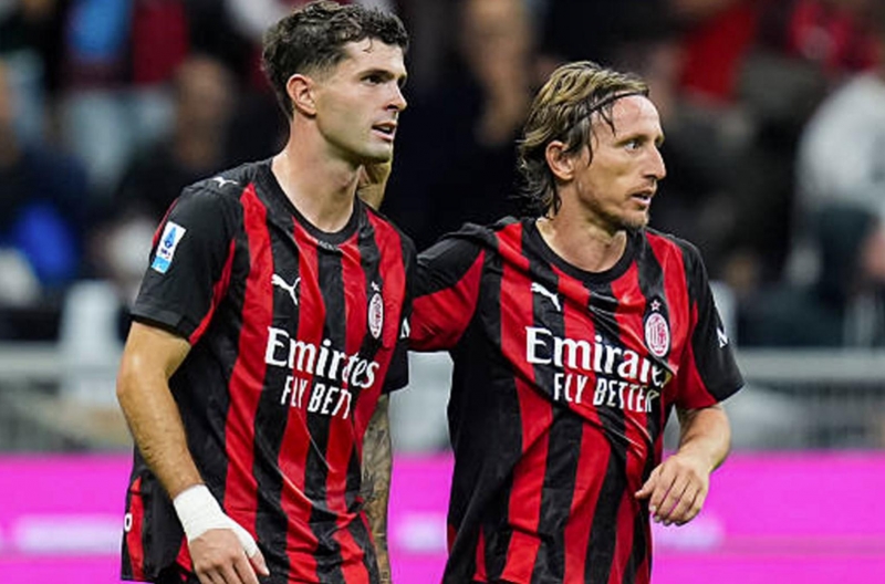 Juventus narrowly escapes defeat, AC Milan loses top spot due to Pulisic