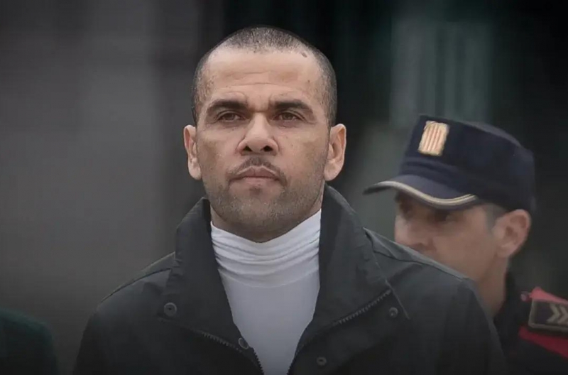 Dani Alves is preparing to return to professional football at the age of 42.