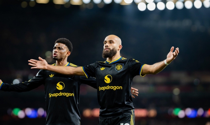 Thắng Arsenal, MU chứng kiến cột mốc bị lãng quên từ thời Van Persie