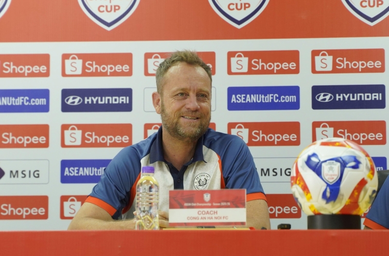 Coach Mano Polking officially comments on Filip Nguyễn after his mistake