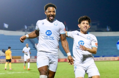 SURPRISE: Xuan Son and Nam Dinh still have a chance to win three titles this season