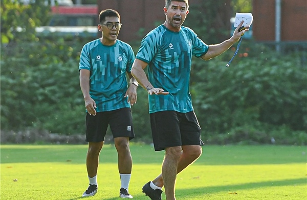 Hà Nội FC: Confidence in Harry Kewell