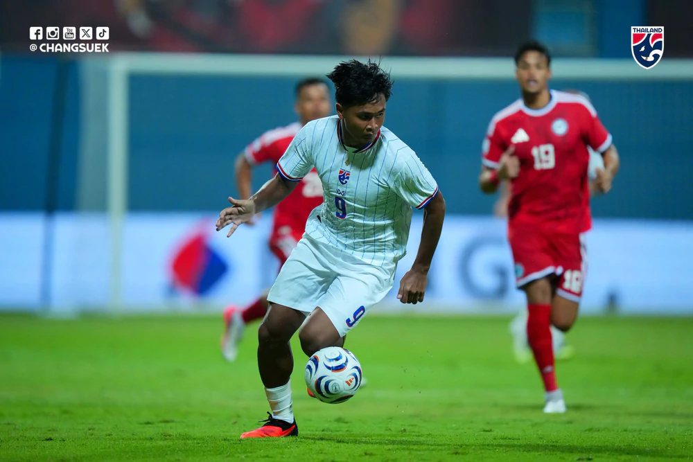 Dàn sao tấn công trẻ đưa Thái Lan đặt một chân vào chung kết ASEAN Cup - Ảnh 2. Dàn sao tấn công trẻ đưa Thái Lan đặt một chân vào chung kết ASEAN Cup - Ảnh 2.
