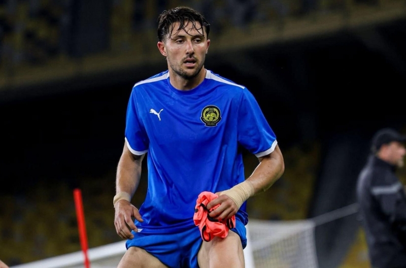 Naturalized Malaysian star clarifies his origins