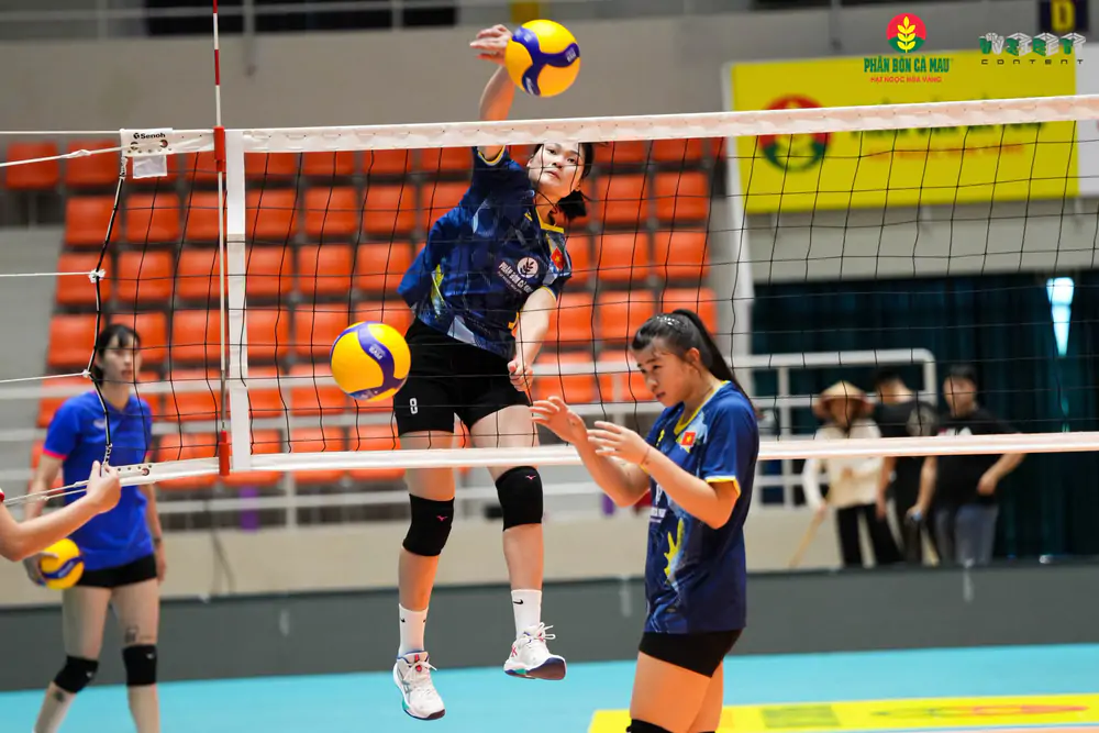 Trong bối cảnh VTV Cup năm nay có thể phải hoãn, hai chặng đấu của SEA V.Cup 2026 gần như là cơ hội quan trọng cuối cùng để tuyển bóng chuyền nữ Việt Nam “luyện công” trước khi tham dự giải vô địch Châu Á và ASIAD 2026. Ảnh: VFV Trong bối cảnh VTV Cup năm nay có thể phải hoãn, hai chặng đấu của SEA V.Cup 2026 gần như là cơ hội quan trọng cuối cùng để tuyển bóng chuyền nữ Việt Nam “luyện công” trước khi tham dự giải vô địch Châu Á và ASIAD 2026. Ảnh: VFV