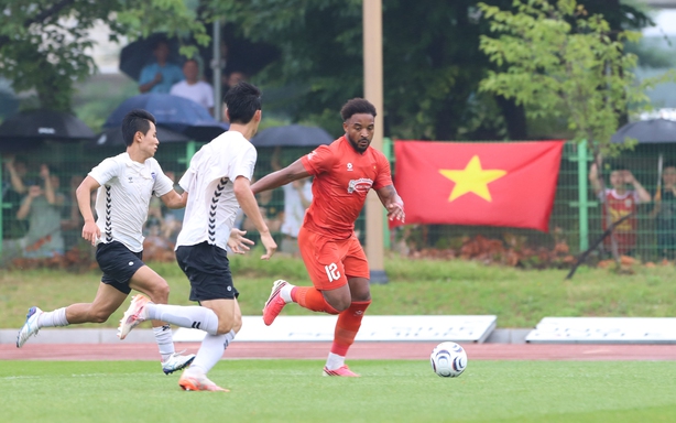 Hoàng Hên, Tài Lộc, and Xuân Son together contributed to the 'six-star' victory of the Vietnam national team.