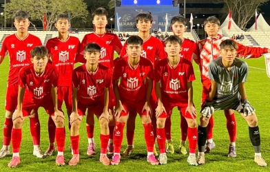 The Vietnamese team surprisingly held PSG to a draw, causing an unbelievable shock.