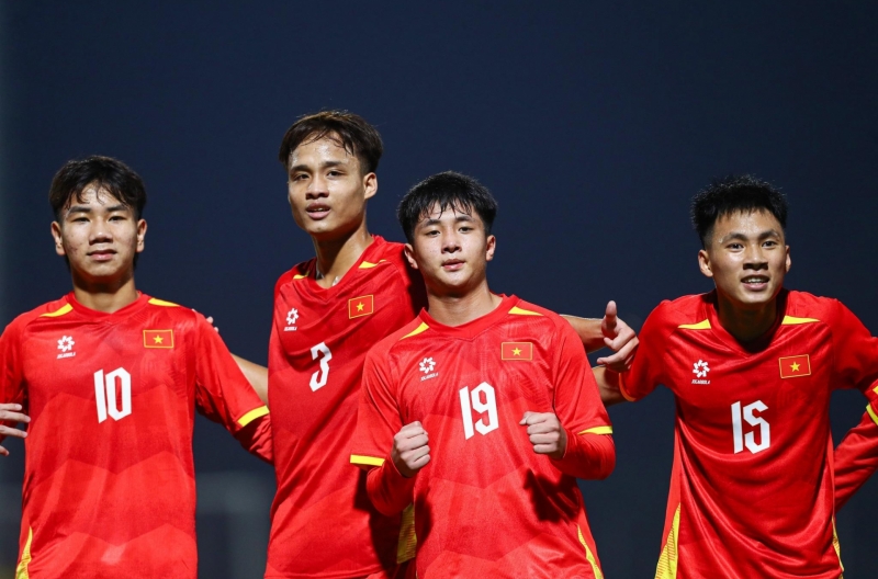 A 2010-born prodigy sets a remarkable record, scoring the most goals in Vietnam at age 15