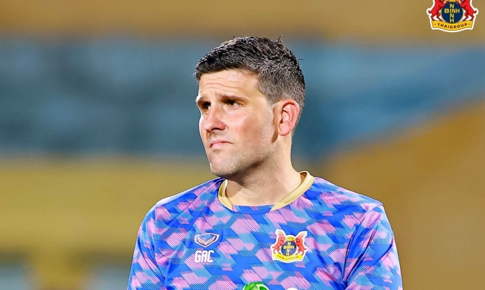 HLV Tây Ban Nha nói lời thật lòng về cuộc đua vô địch V-League