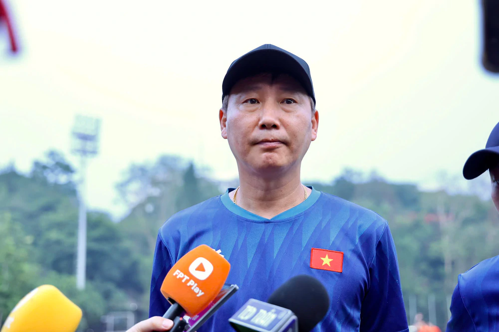 HLV Kim Sang Sik: ‘Đội tuyển Việt Nam biết cách khắc chế Thái Lan’ - Ảnh 1.