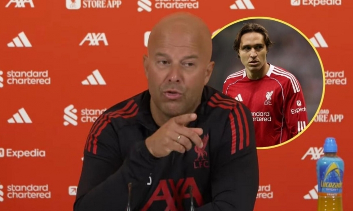 Slot nói thẳng lý do Chiesa bị gạch tên khỏi Champions League