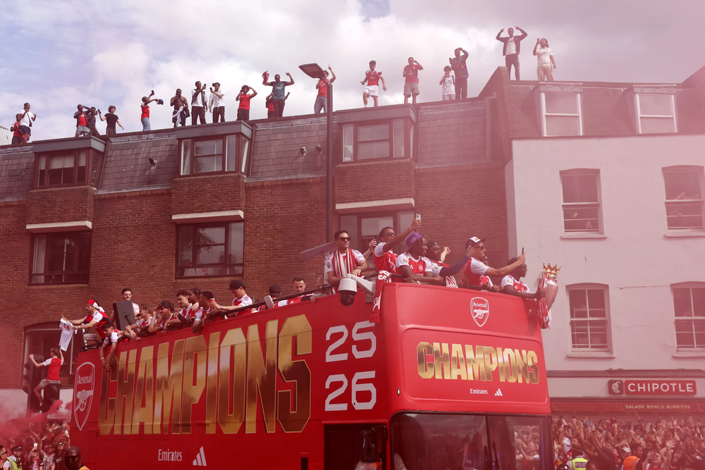 1 triệu người nhuộm đỏ London mừng Arsenal vô địch Ngoại hạng Anh - Ảnh 18.