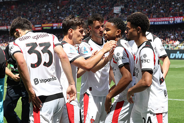AC Milan đánh bại Genoa 2-1 để tiếp tục nuôi hy vọng giành vé Champions League AC Milan đánh bại Genoa 2-1 để tiếp tục nuôi hy vọng giành vé Champions League
