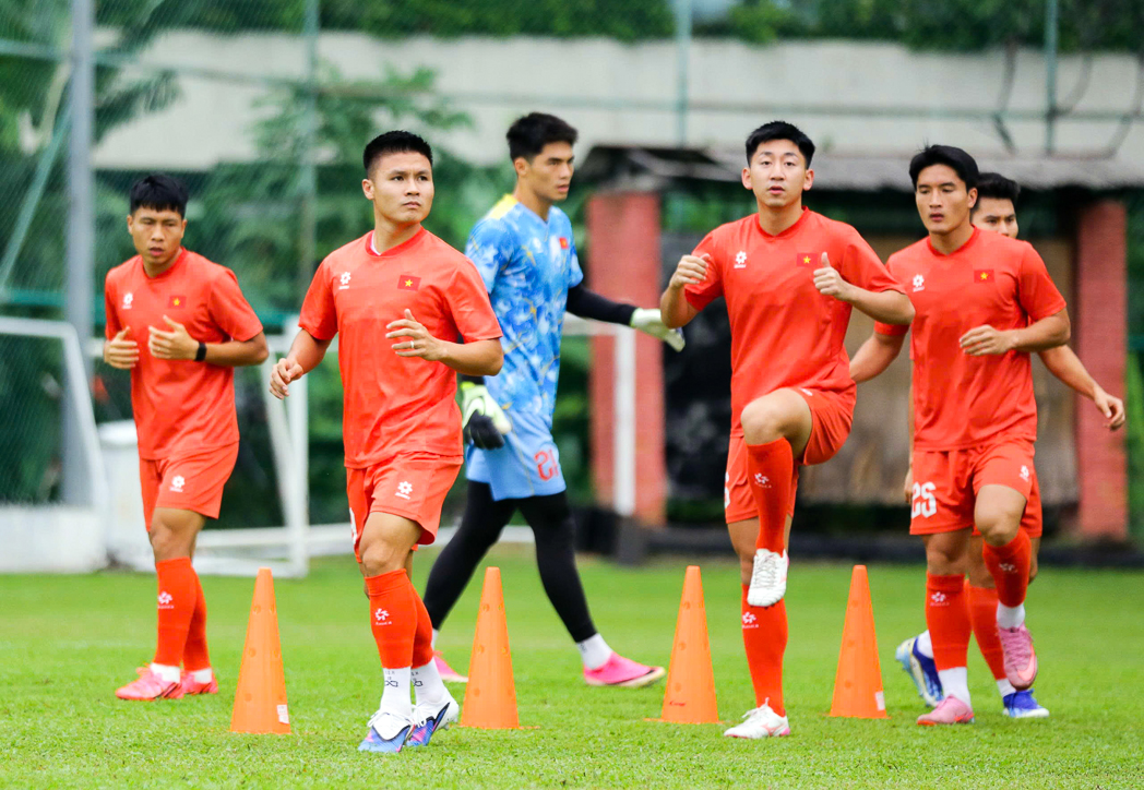 Phó Chủ tịch VFF Trần Anh Tú: 'Chúng tôi luôn tin tưởng Quang Hải' - Ảnh 2. Phó Chủ tịch VFF Trần Anh Tú: 'Chúng tôi luôn tin tưởng Quang Hải' - Ảnh 2.