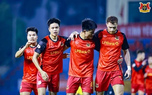 Vietnamese overseas player scores, V-League team wins convincingly in debut match under Korean coach