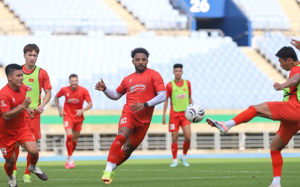 Xuan Son scores as Vietnam defeats K-League 1 team.