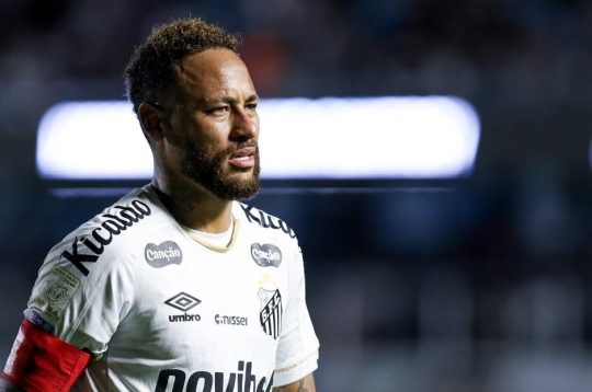 Neymar gets angry, accuses media of fabricating locker room stories