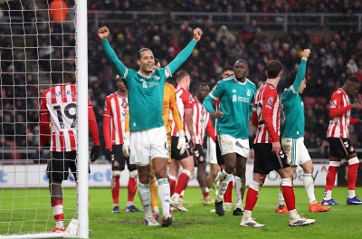 Van Dijk speaks out, Liverpool narrowly beats Sunderland