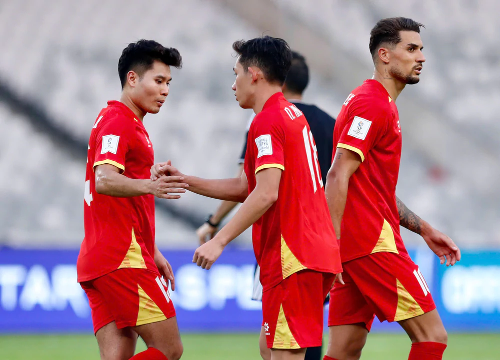ĐIỂM NHẤN ĐT Việt Nam 4-2 Pakistan: HLV Kim Sang Sik 'sửa sai' sớm; Đình Bắc vẫn là ngôi sao lớn - Ảnh 3. ĐIỂM NHẤN ĐT Việt Nam 4-2 Pakistan: HLV Kim Sang Sik 'sửa sai' sớm; Đình Bắc vẫn là ngôi sao lớn - Ảnh 3.
