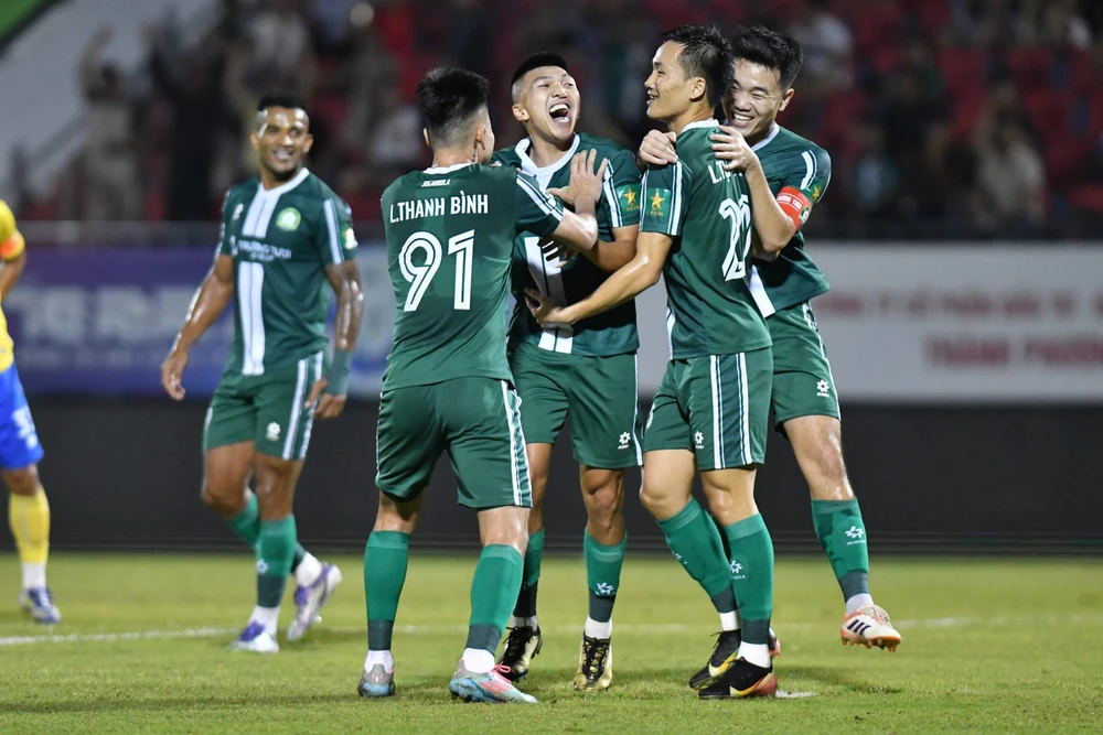 Tin nóng bóng đá Việt hôm nay 28/2: Tuyển thủ U23 Việt Nam xuống hạng Nhất thi đấu; Asian Cup nữ có giải thưởng đặc biệt - Ảnh 3.