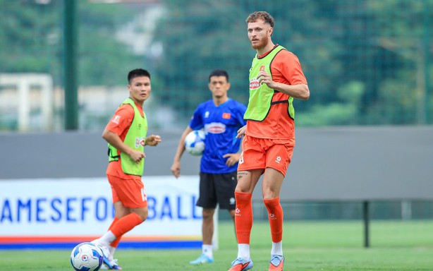 Vietnam National Team at ASEAN Cup: Intense Competition for Starting Spots