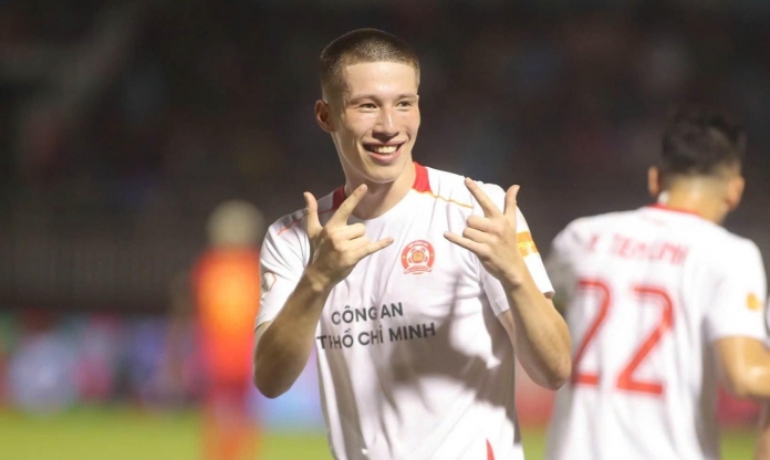 CHÍNH THỨC: Việt kiều Anh 1m90 đi vào lịch sử bóng đá Việt Nam