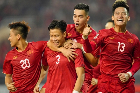 Vietnam's team eliminates a series of champions to defend the AFF Cup title