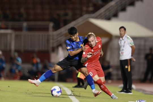 Tiến Linh fails to score, but CA TP HCM still defeats HAGL