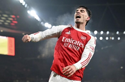 Arsenal breaks their semi-final curse, narrowly defeating Chelsea to reach the Carabao Cup final