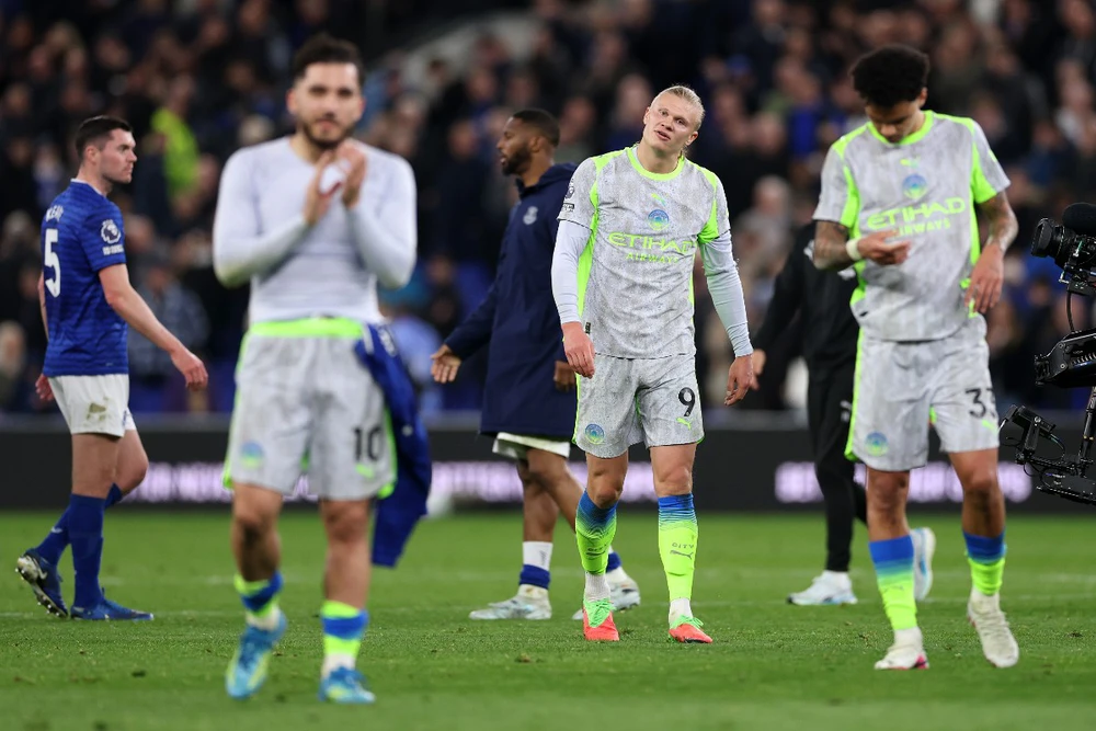 Những trận hòa khiến Man City dâng cúp cho Arsenal - Ảnh 1.