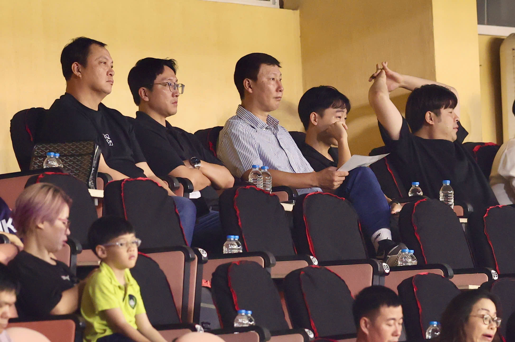 Báo Hàn Quốc lo Asian Cup 2027 bị hoãn, đội tuyển Việt Nam hồi hộp chờ đợi - Ảnh 2.