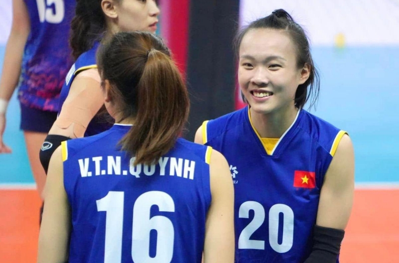 Main attacker Tú Linh is back, Vi Thị Như Quỳnh reacts with great surprise