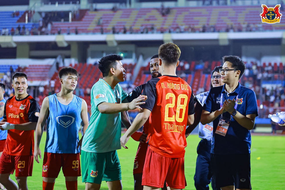 Tin nóng bóng đá Việt hôm nay 19/4: HLV Hàn Quốc nói lý do Hoàng Đức vắng mặt; U17 Indonesia xốc lại tinh thần trước U17 Việt Nam - Ảnh 1.