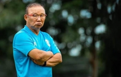 Coach Park Hang-seo explodes in fury, causing chaos during a match in Thailand