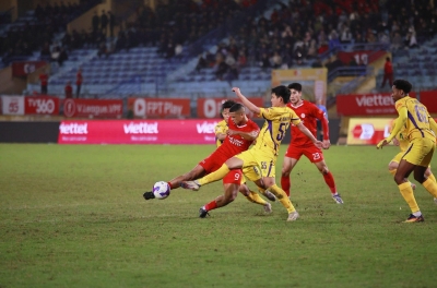 European assistant coach frustrated with VAR after heavy home defeat