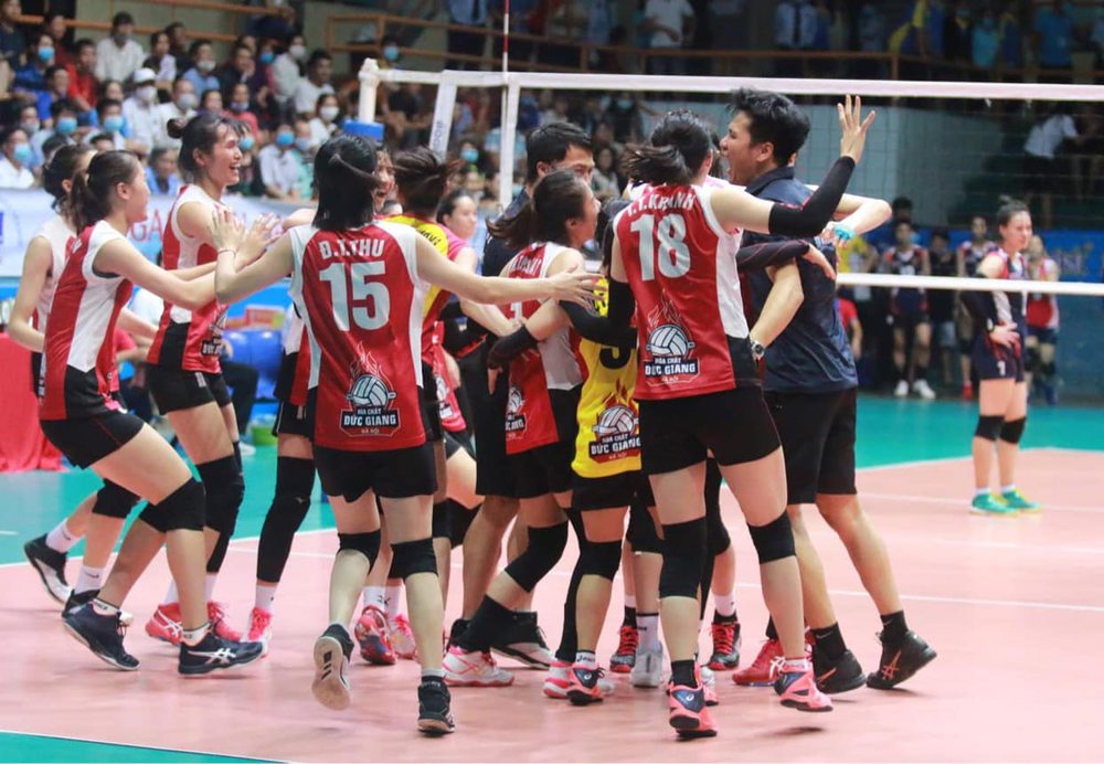 Vụ bầu Huyền vướng lao lý khiến tương lai của nhiều ngôi sao CLB Hóa Chất Đức Giang Lào Cai bị đặt dấu hỏi lớn