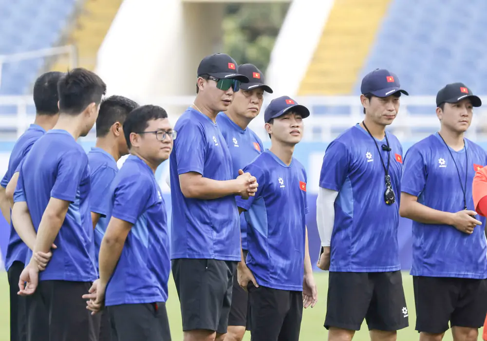 Đội tuyển Việt Nam tập sân Mỹ Đình, hoàn thành bài test quan trọng trước khi gặp Singapore - Ảnh 1.