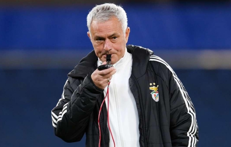 Jose Mourinho faces a major crisis at his new club