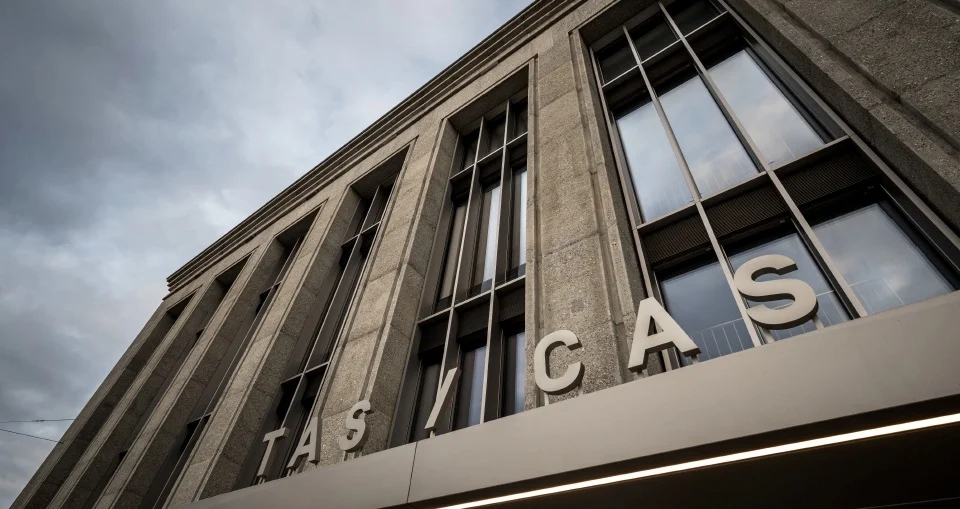 CLB Tây Ban Nha giữ trung vệ nhập tịch Malaysia dù CAS giữ nguyên án treo giò 1 năm - Ảnh 2.