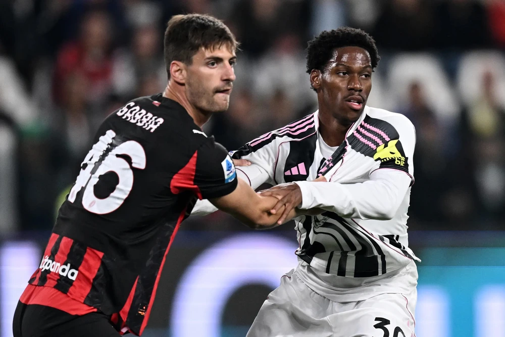 Milan và Juventus: Không “số 9”, đi Champions League để làm gì? - Ảnh 1.
