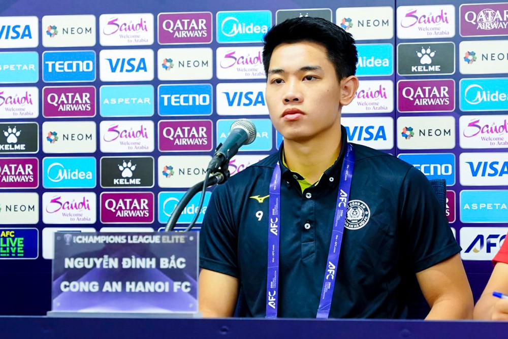 HLV Polking: 'CLB Công an Hà Nội sẵn sàng đối đầu Gamba Osaka' - Ảnh 2. HLV Polking: 'CLB Công an Hà Nội sẵn sàng đối đầu Gamba Osaka' - Ảnh 2.