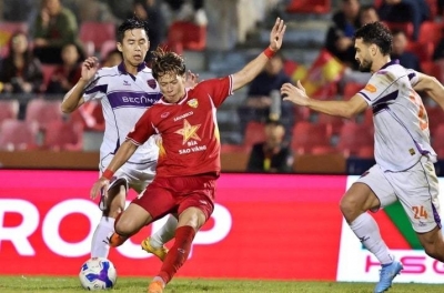 Vietnamese Overseas U23 Player Injured on V-League Return Day