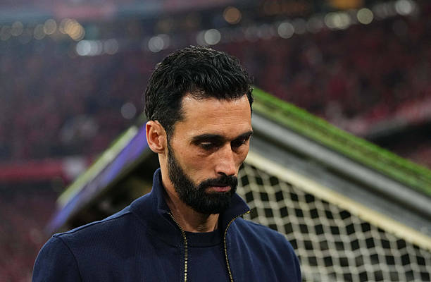 Real Madrid dự kiến sẽ sớm chia tay HLV Alvaro Arbeloa